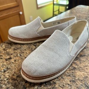 Toms slip on. Size 10